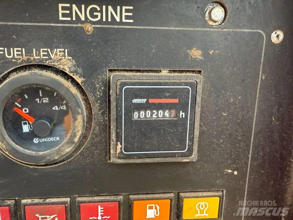 A-Ward ACT 20 貨櫃搬運機