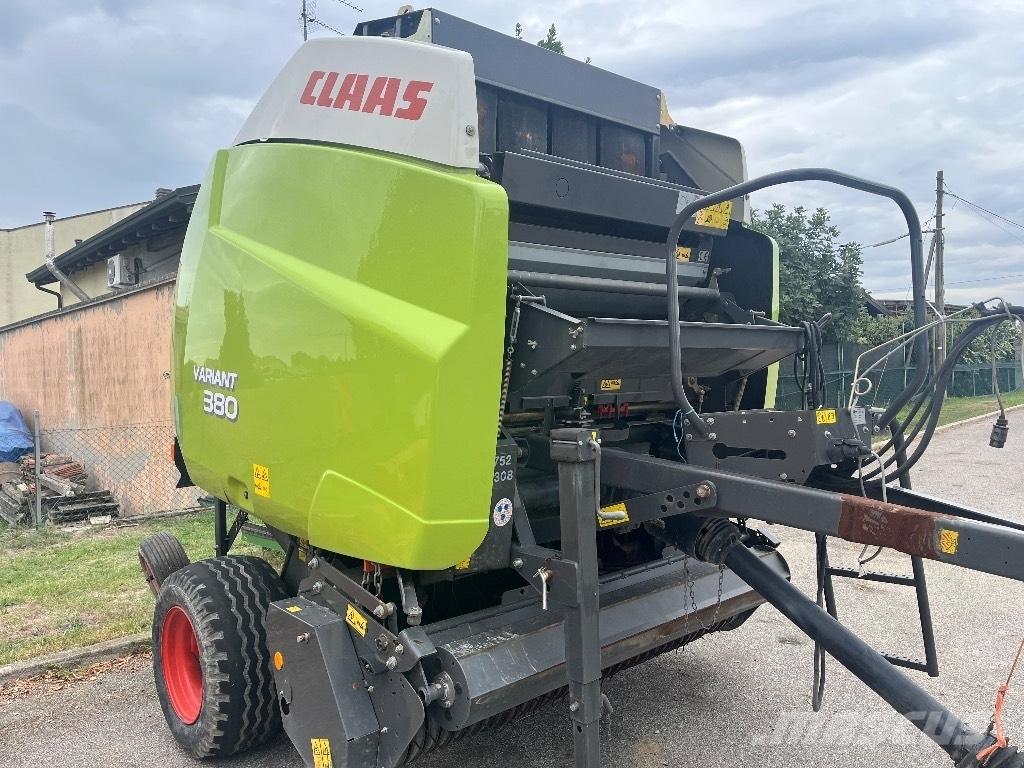 CLAAS Variant 380 圓型牧草打包機