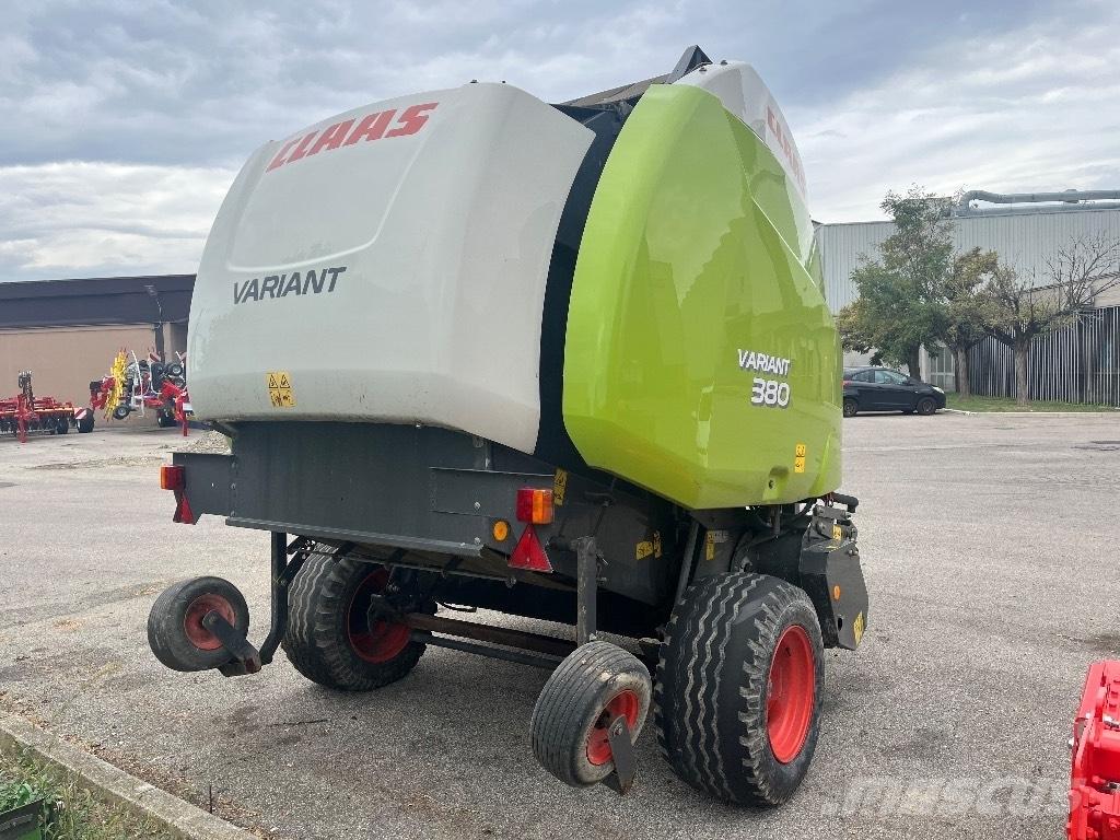 CLAAS Variant 380 圓型牧草打包機