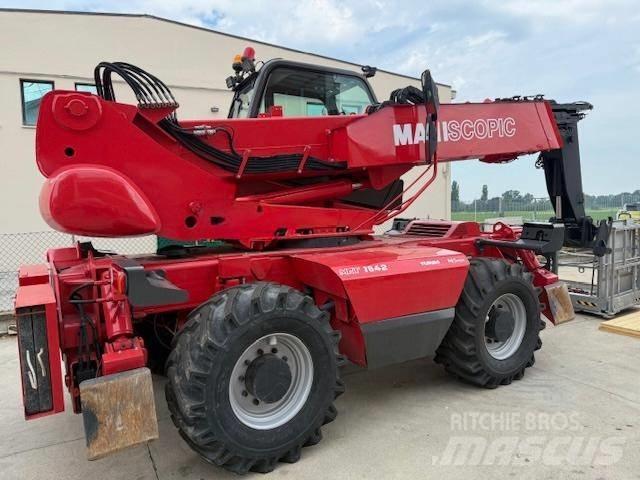 Manitou MRT 1842 伸縮臂操作車