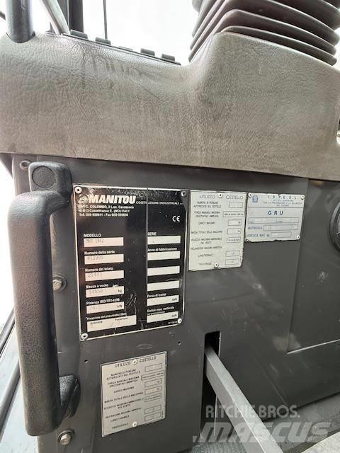 Manitou MRT 1842 伸縮臂操作車