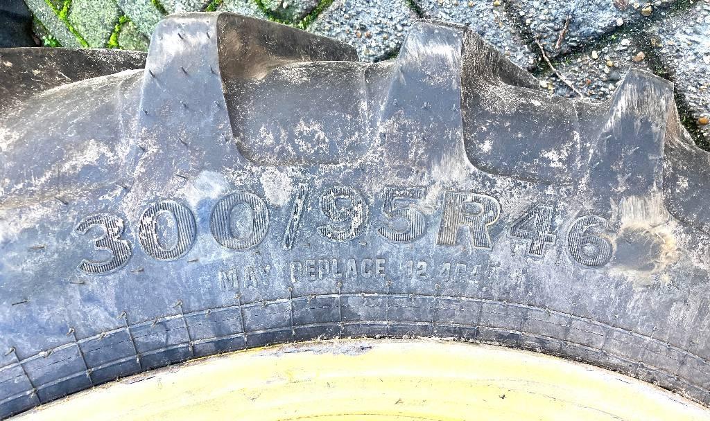 John Deere 732 牽引式噴霧機