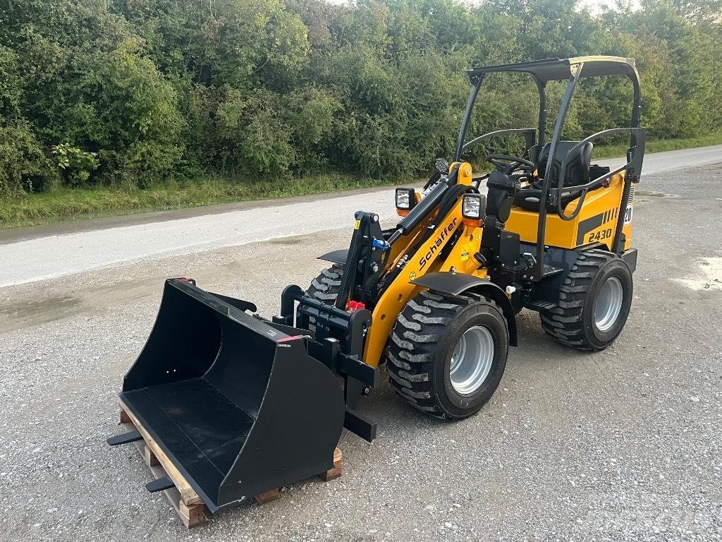 Schäffer 2430 滑移轉向裝載機