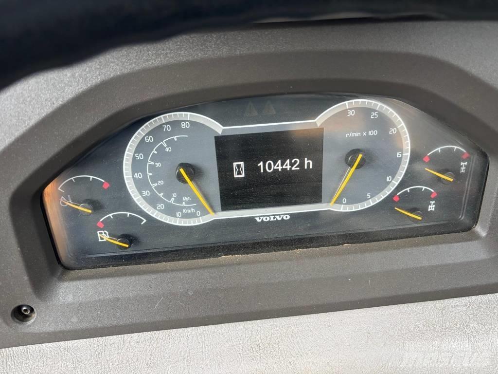 Volvo A40F 鉸接式起吊車