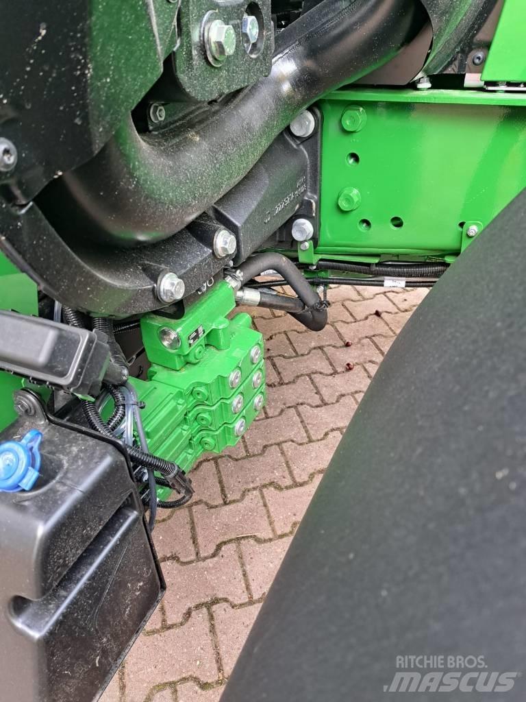 John Deere 6120M 曳引機