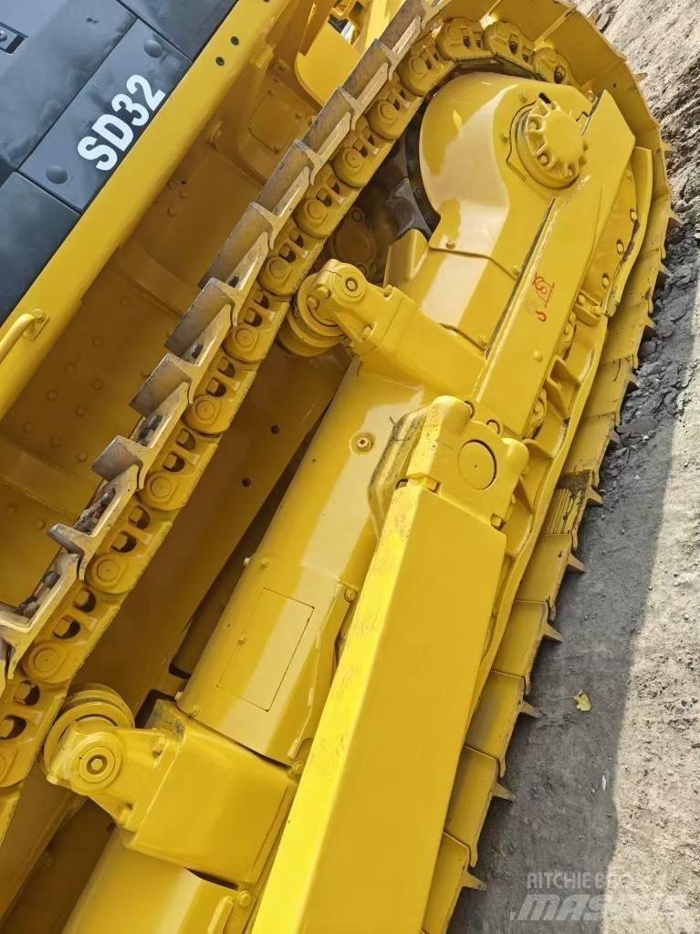 Shantui SD 32 履帶推土機
