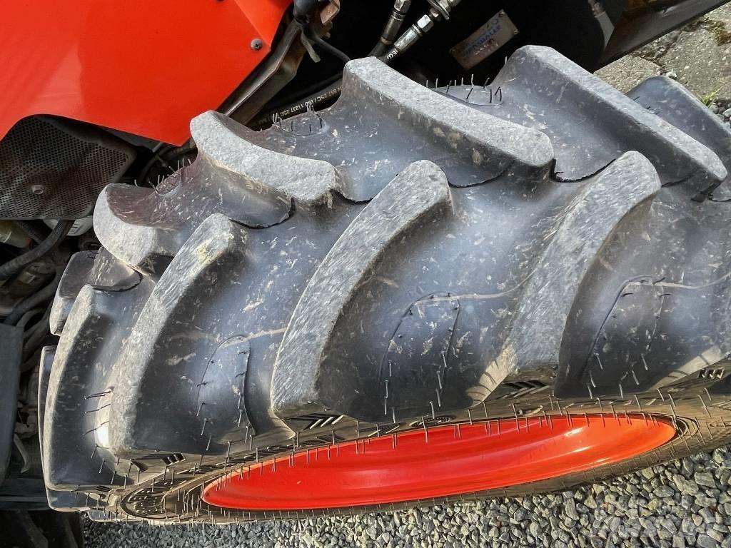 Kubota M 7040 曳引機