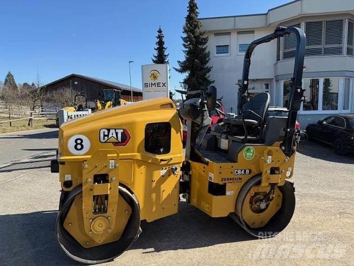 CAT CB4.0 雙輪滾壓機