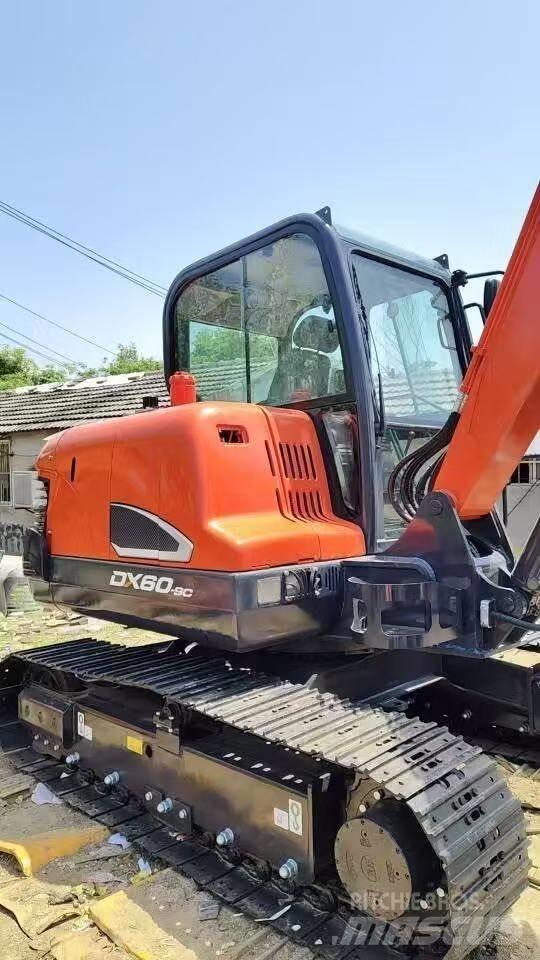 Doosan DX60 小型挖土機/掘鑿機<7t(小型挖掘機)