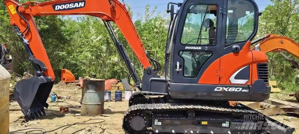 Doosan DX60 小型挖土機/掘鑿機<7t(小型挖掘機)