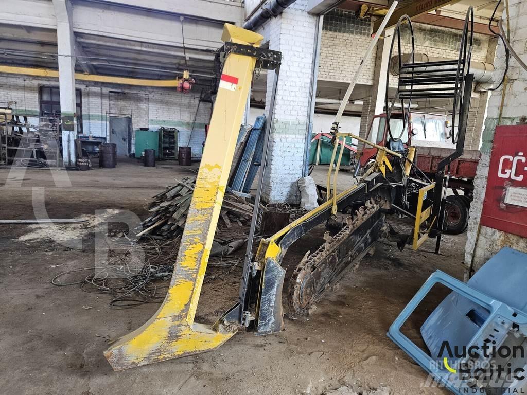  AFT 100 掘溝機