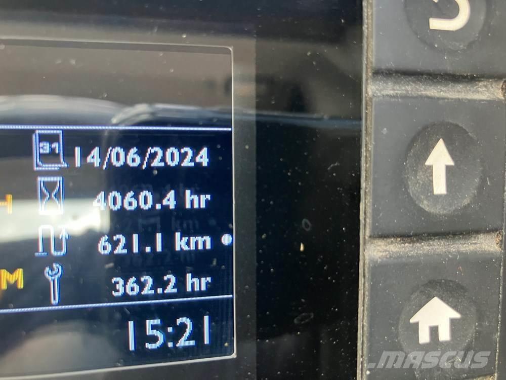 JCB TM320 小型裝載機