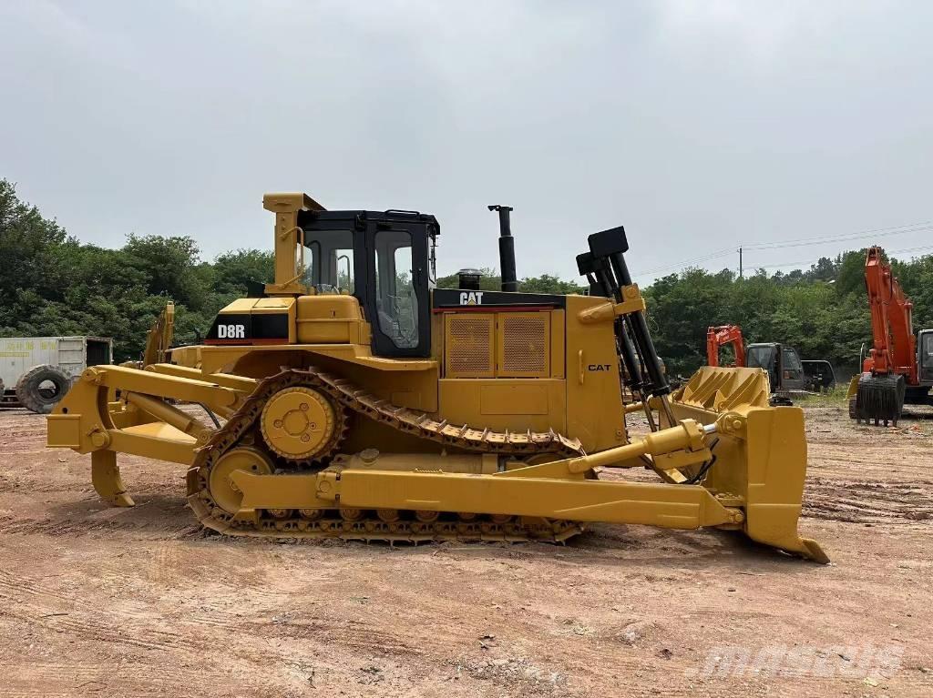 CAT D8R 履帶推土機