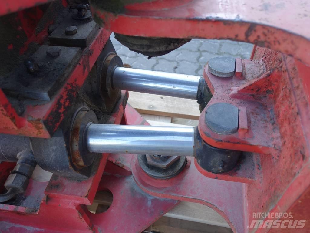 Manitou MTH 180 伸縮臂操作車