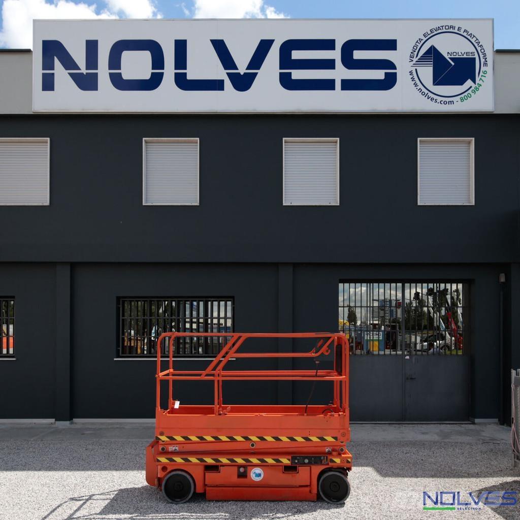 Haulotte COMPACT8 剪式升降機