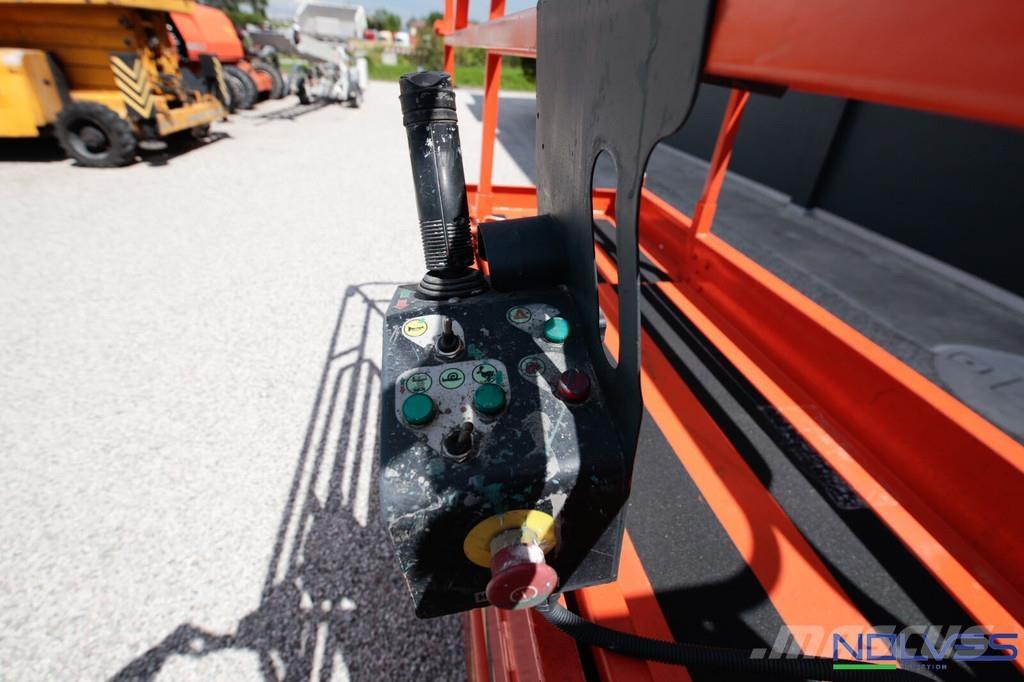 Haulotte COMPACT8 剪式升降機