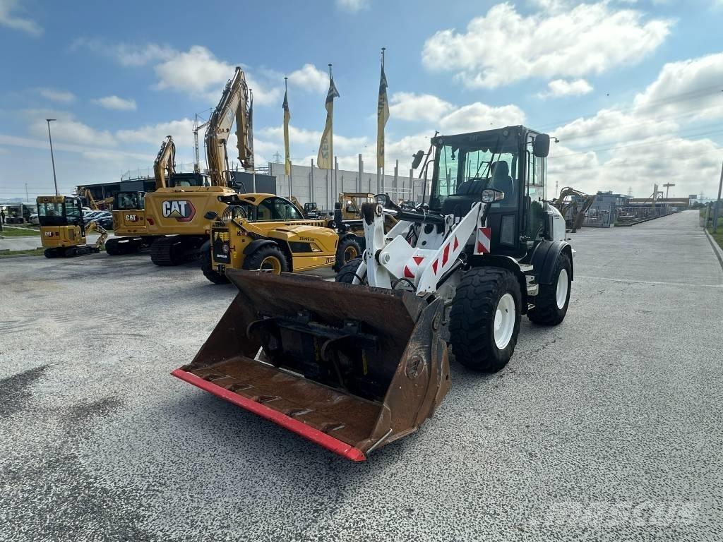 CAT 908 M 輪胎式裝載機