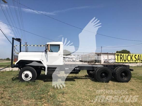Diamond T M13 商用底盤車