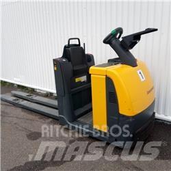 Jungheinrich ECE 225 低架裝載機