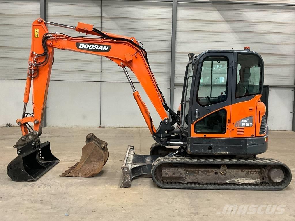 Doosan DX 62 R-3 小型挖土機/掘鑿機<7t(小型挖掘機)