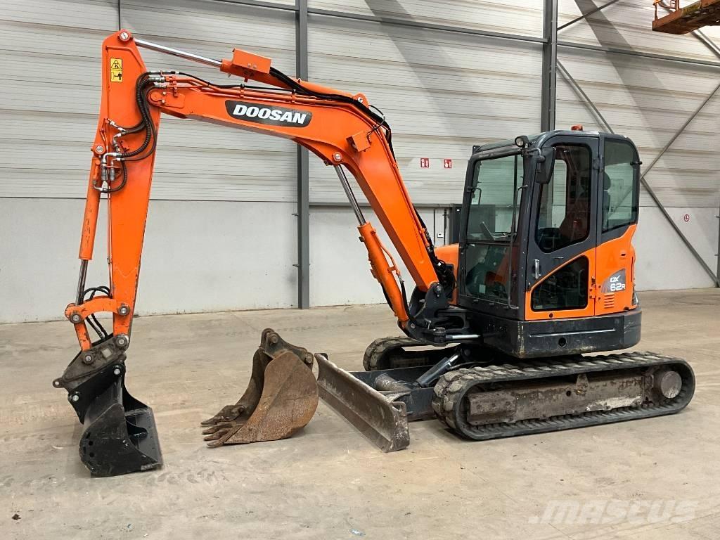 Doosan DX 62 R-3 小型挖土機/掘鑿機<7t(小型挖掘機)