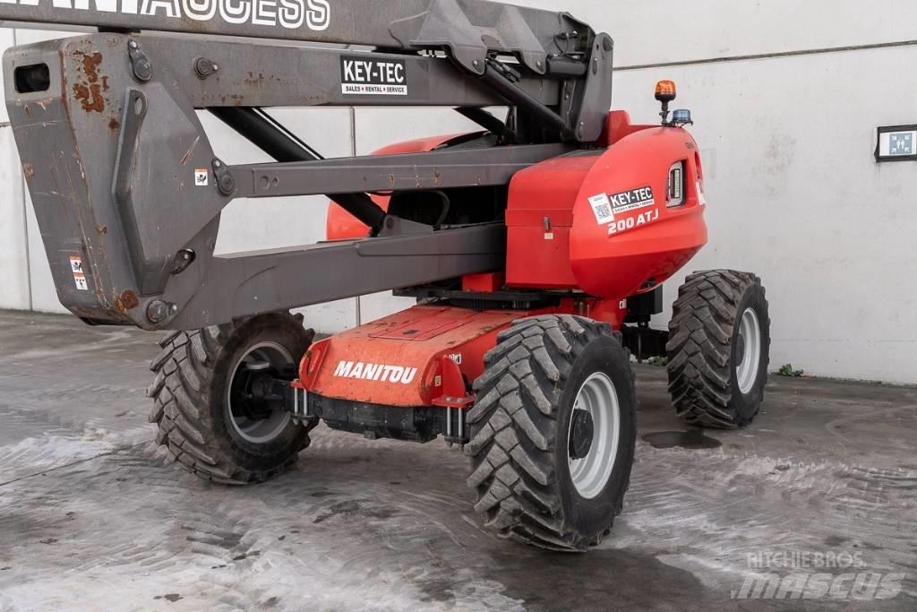 Manitou 200 ATJ 曲臂高空作業車