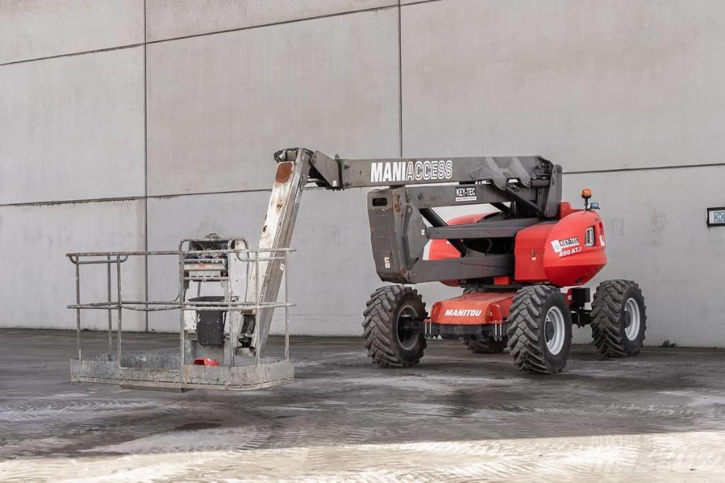 Manitou 200 ATJ 曲臂高空作業車