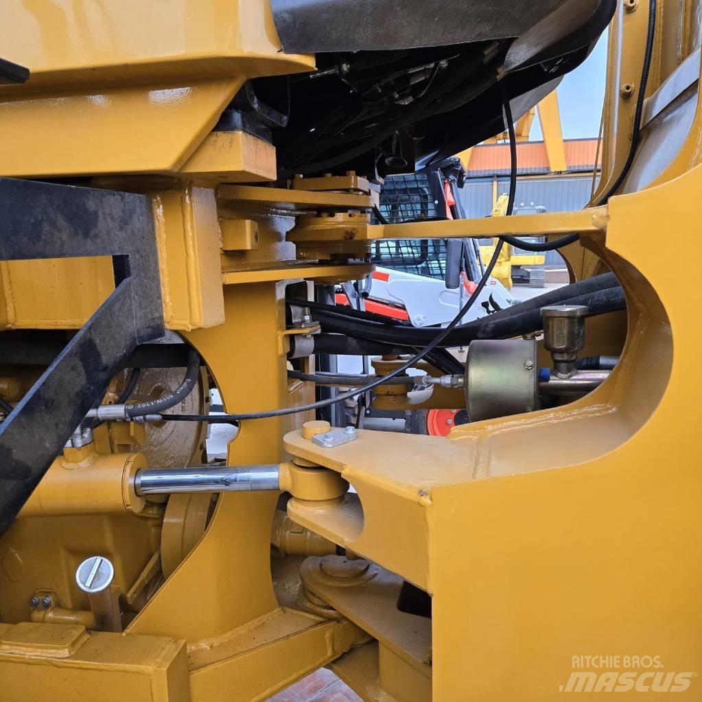 CAT 966 H 輪胎式裝載機