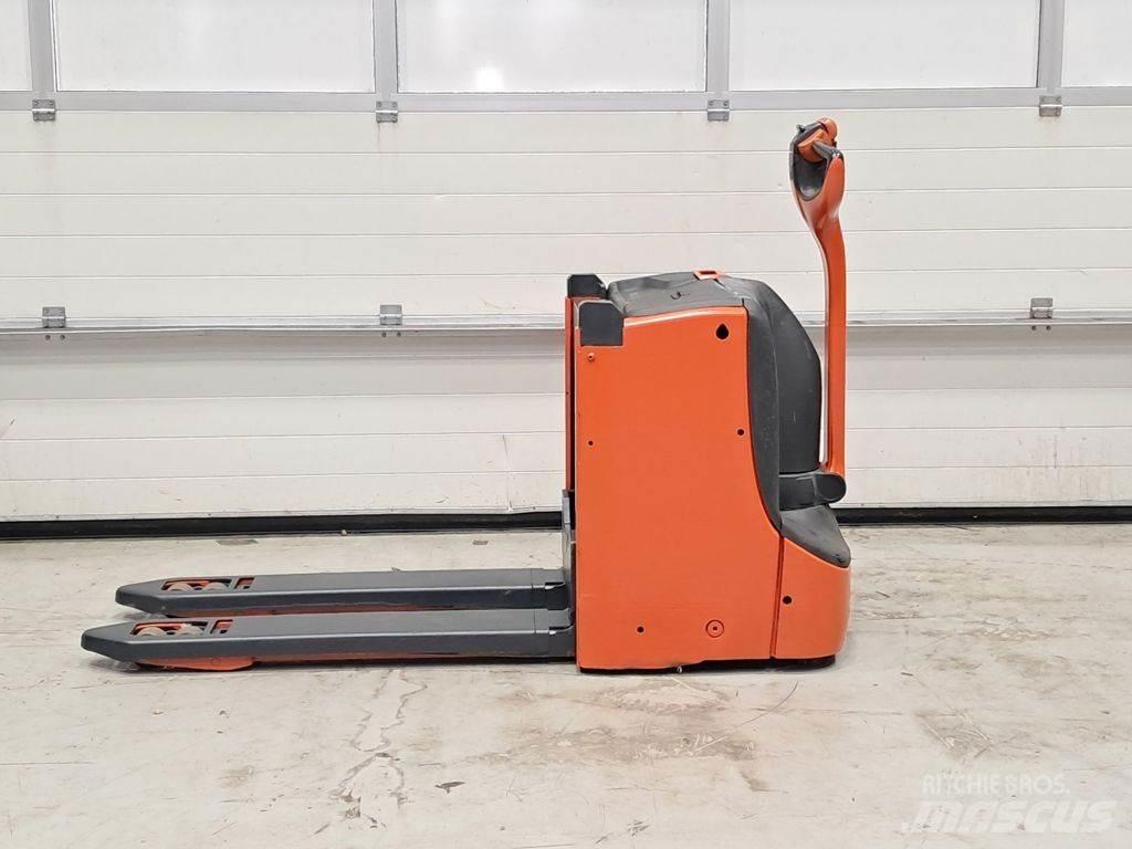 Linde T16L 手拉式油壓拖板車