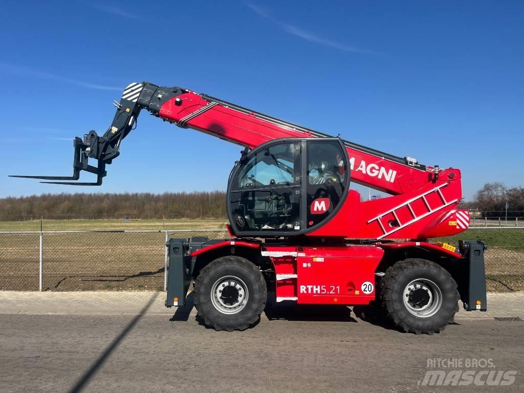 Magni RTH 5.21 伸縮臂操作車