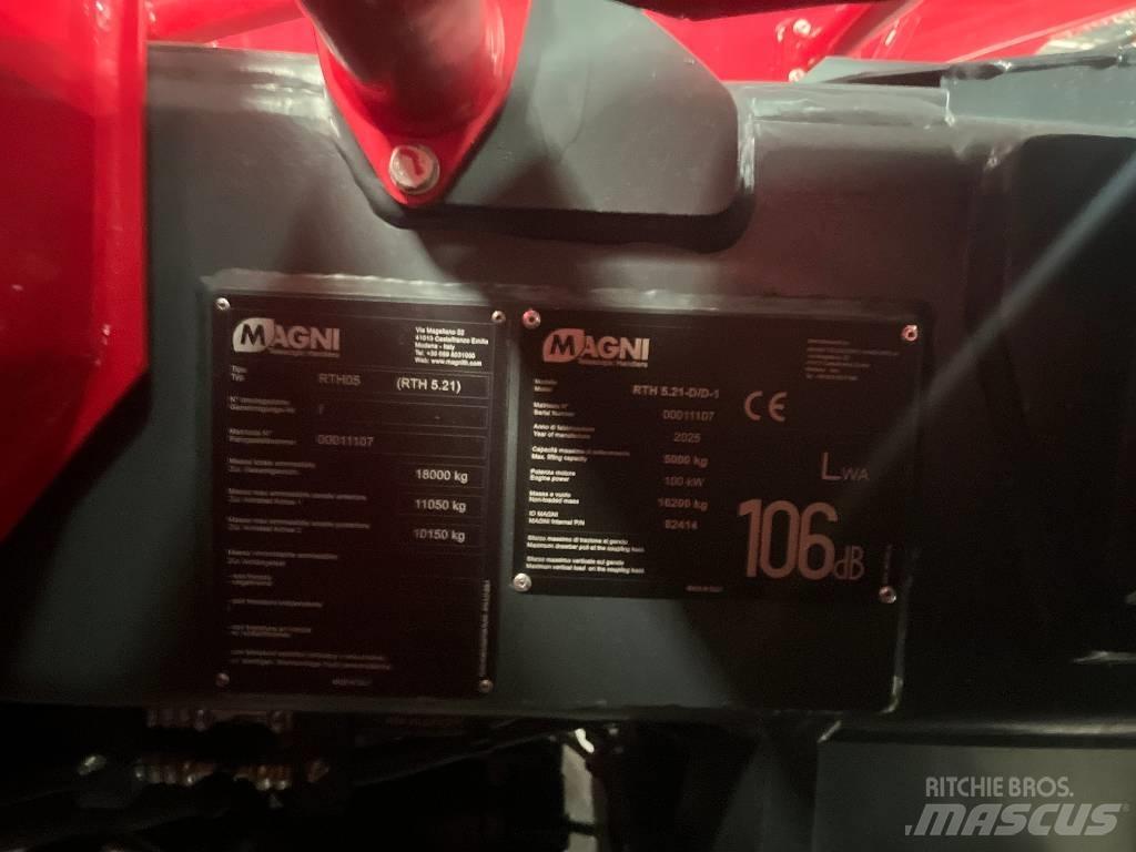 Magni RTH 5.21 伸縮臂操作車