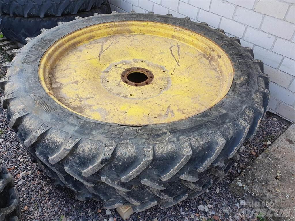 BKT 270/95R48 x2 輪胎、車輪和輪圈