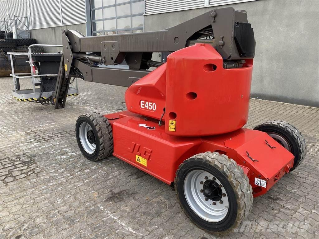 JLG E450AJ 曲臂高空作業車