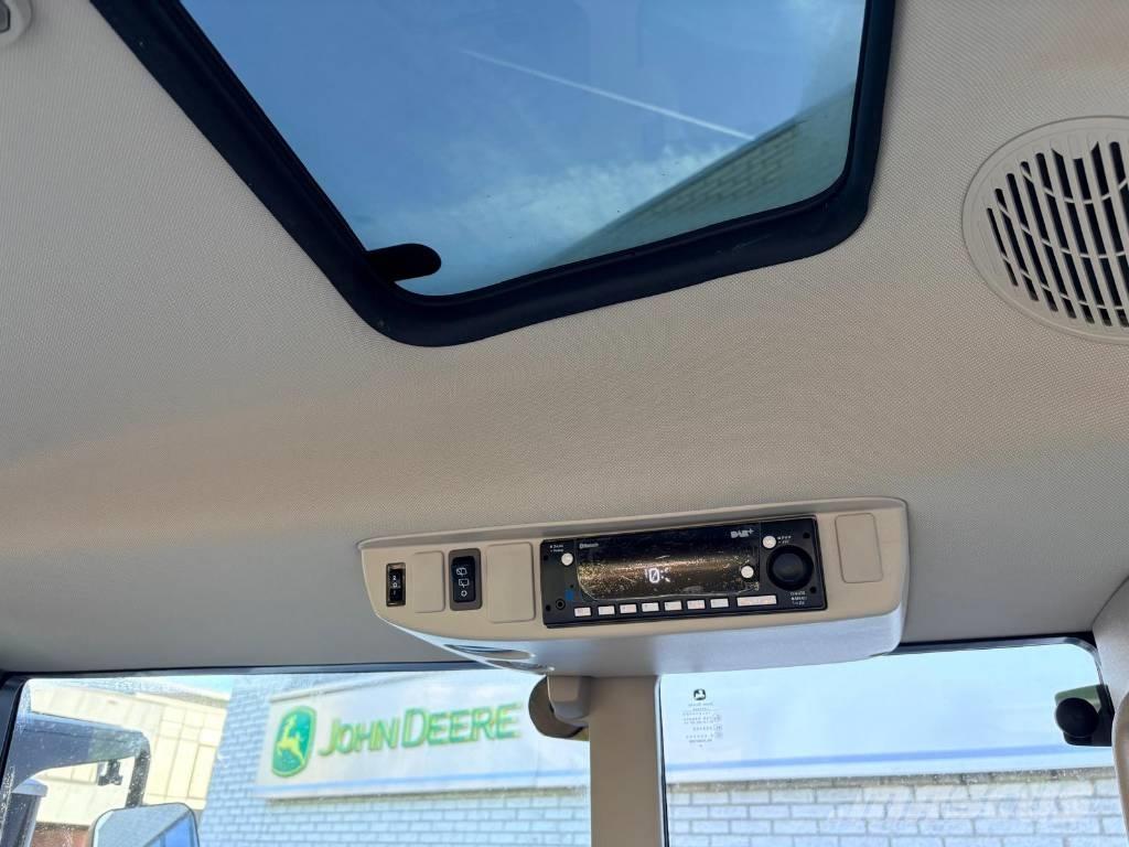 John Deere 6M200 曳引機