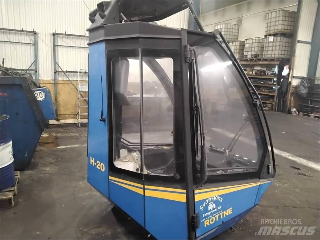 Rottne H20 駕駛室與內部