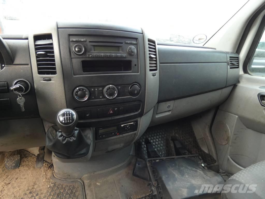 Volkswagen Crafter 平板式/側卸式卡車