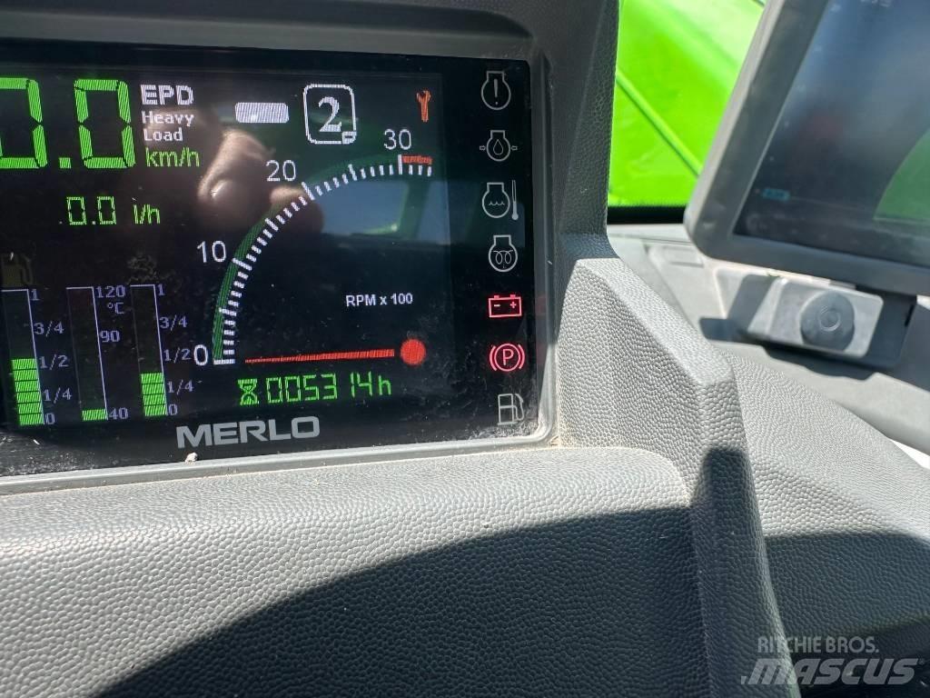 Merlo TF 35.7 伸縮臂操作車