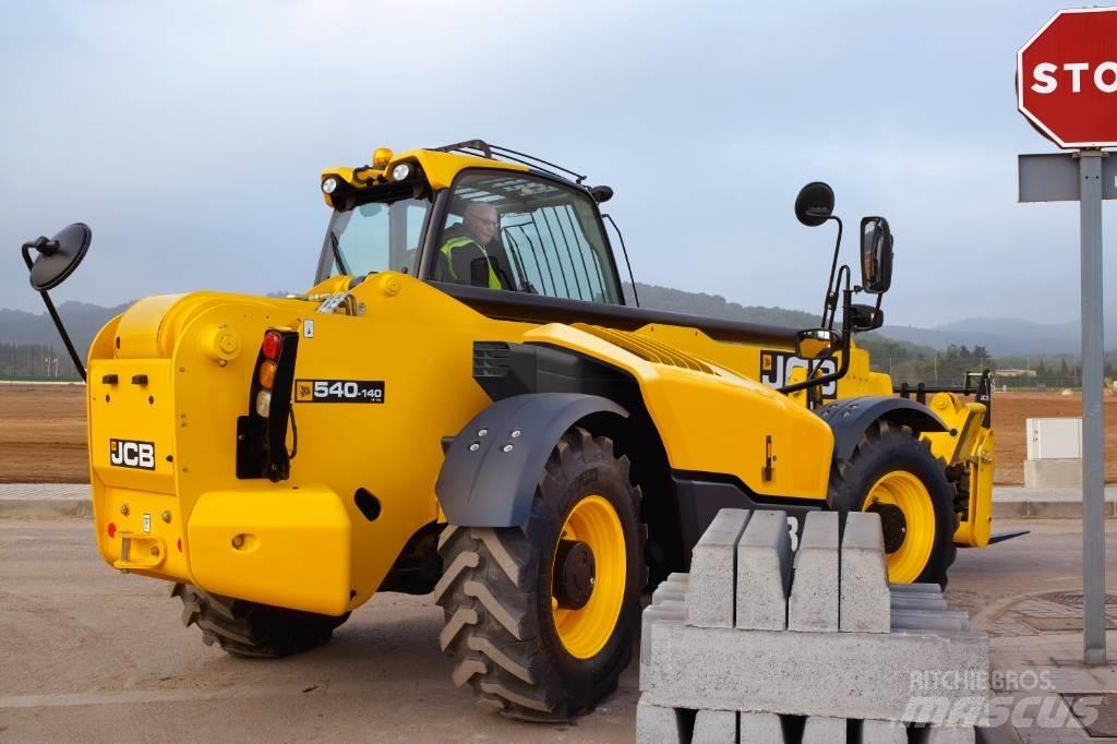 JCB 540-140 伸縮臂操作車