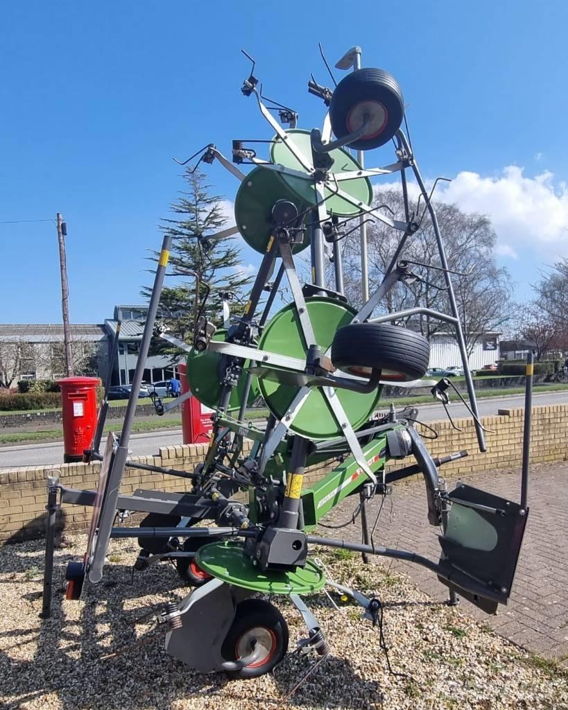 Fendt Lotus 770 耙與翻草機