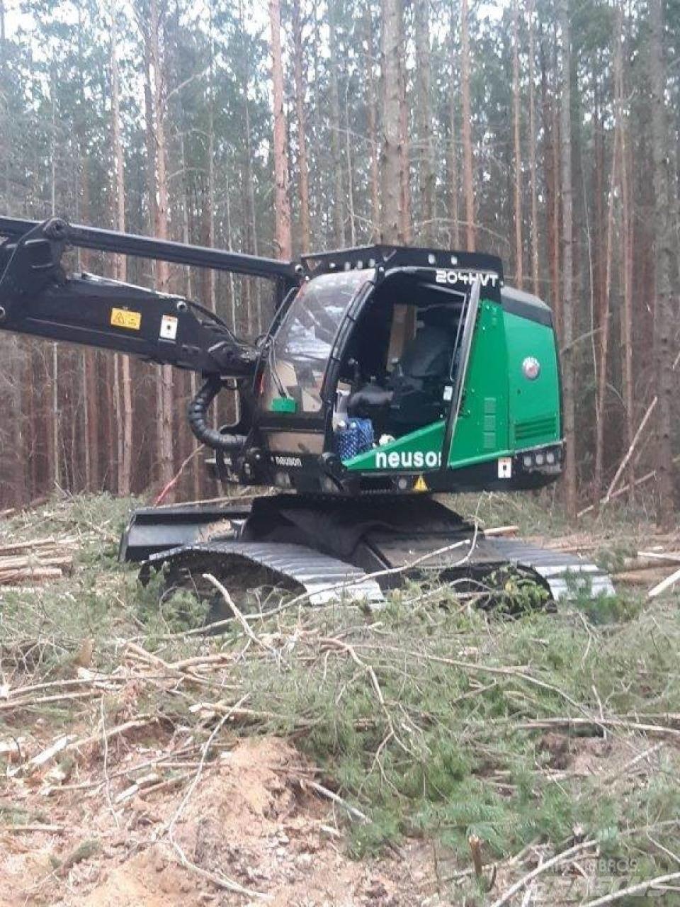 Neuson 204 HVT 收穫機