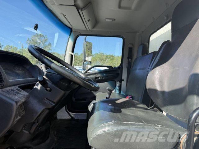 Hino 268 飲料運輸卡車