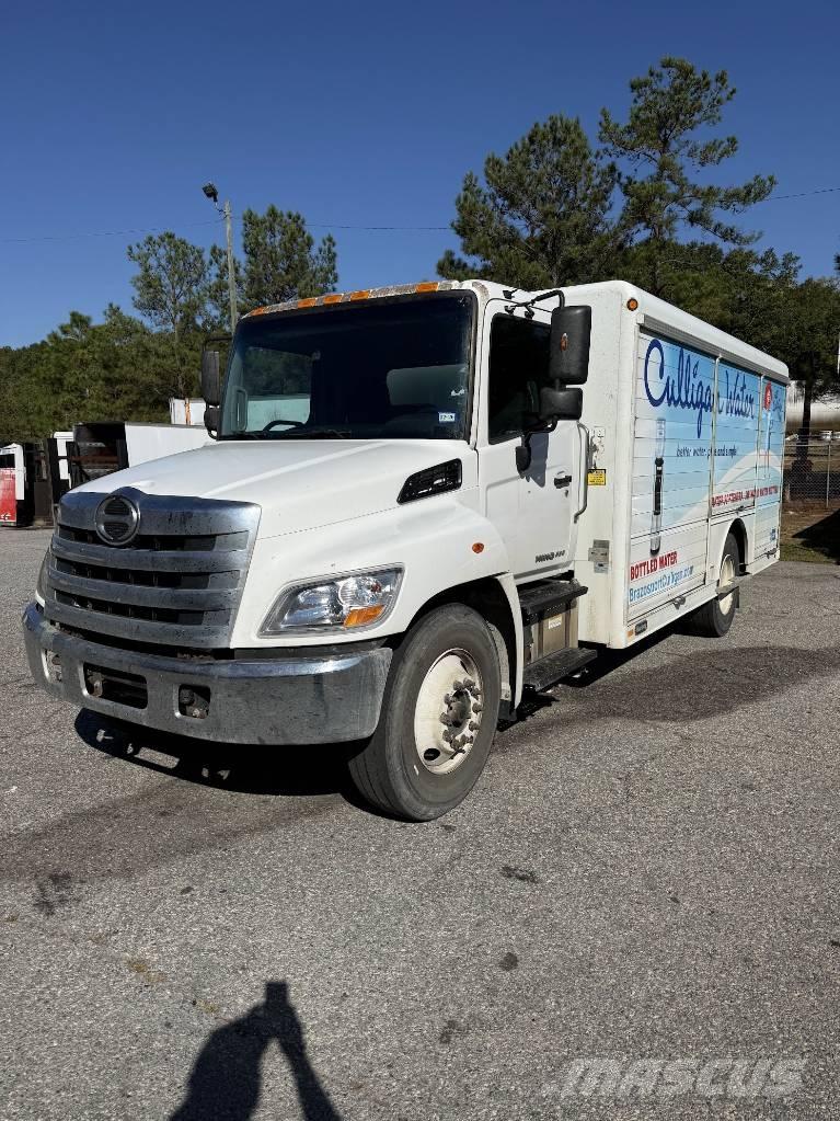 Hino 268 飲料運輸卡車