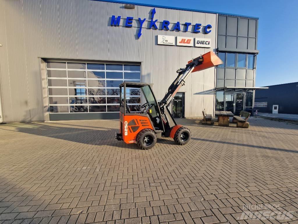 Cast Loaders 825D 伸縮臂操作車