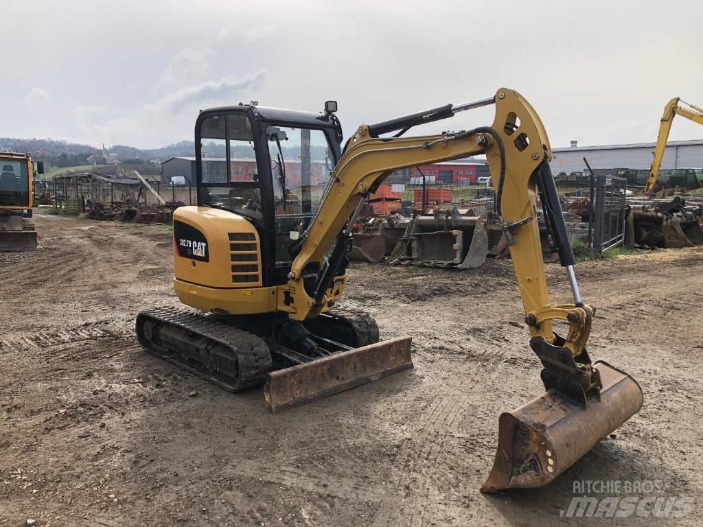 CAT 302.7 D 小型挖土機/掘鑿機<7t(小型挖掘機)