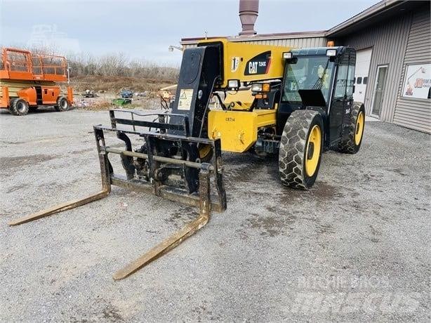 CAT TL 943 C 伸縮臂操作車