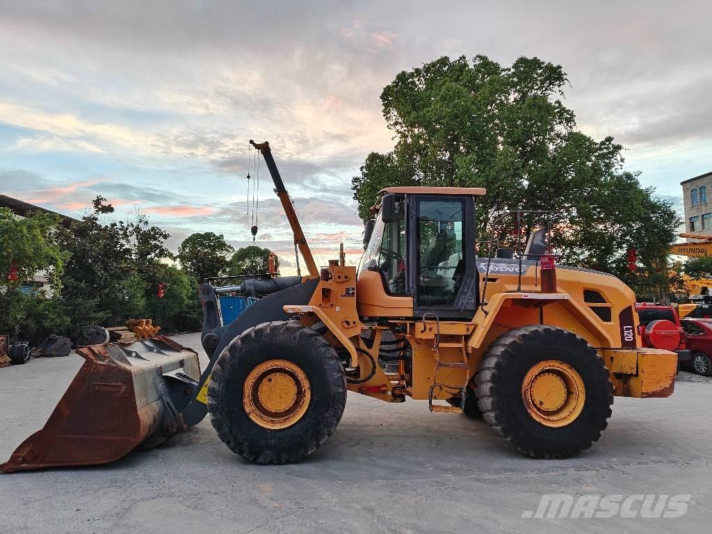 Volvo L 120 輪胎式裝載機