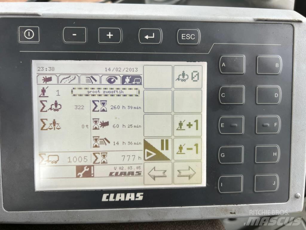 CLAAS Cargos 8500 自裝式拖車
