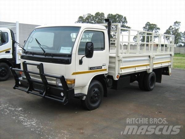 Nissan Cabstar 平板式/側卸式卡車