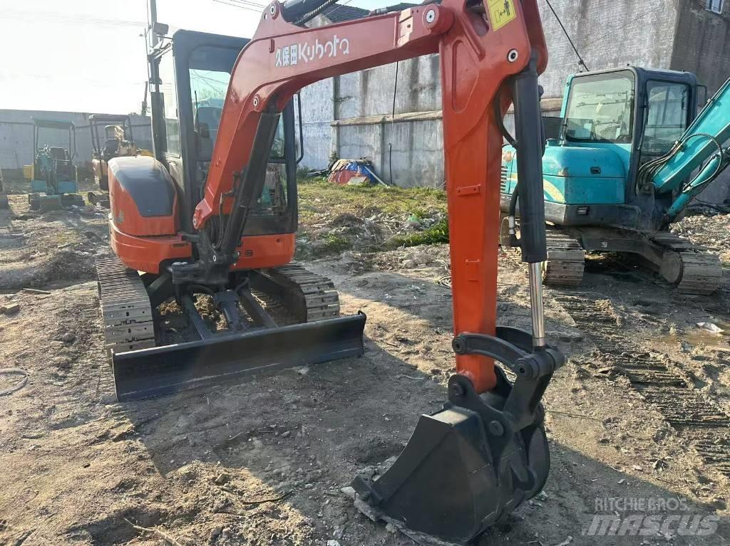 Kubota U 35 小型挖土機/掘鑿機<7t(小型挖掘機)