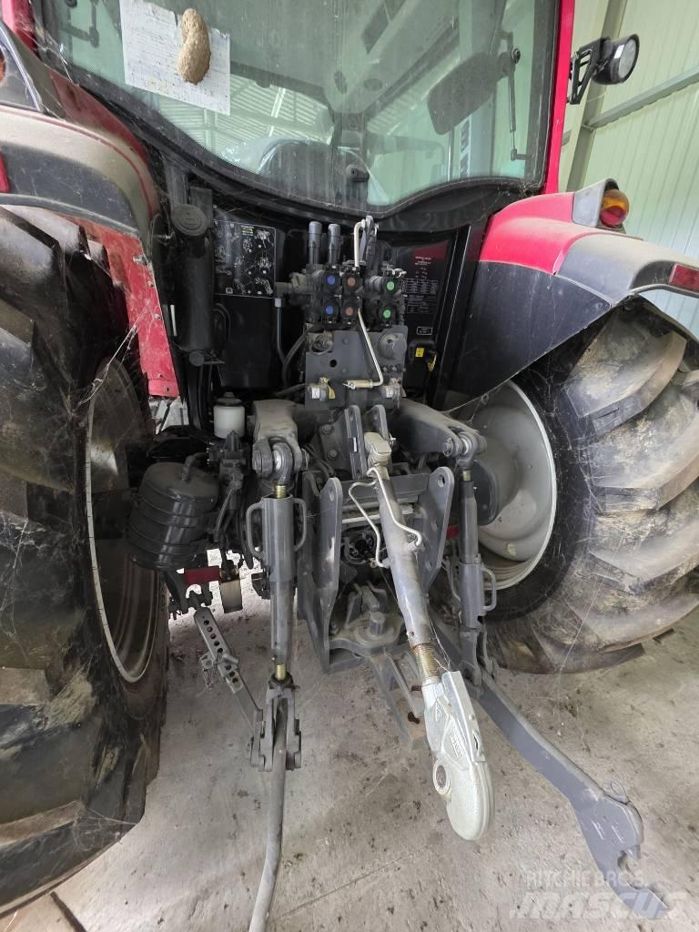 Valtra A 124 曳引機